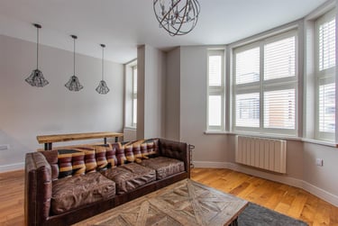2 bed flat, Howard Gardens, Adamstown, Cardiff, CF240EF - Image 4